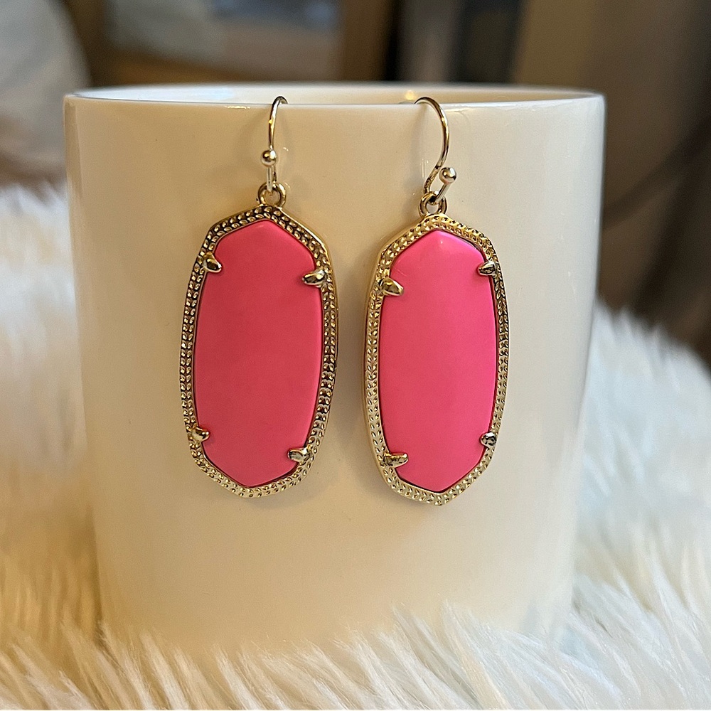 Kendra Scott Elle Hot Pink Earrings